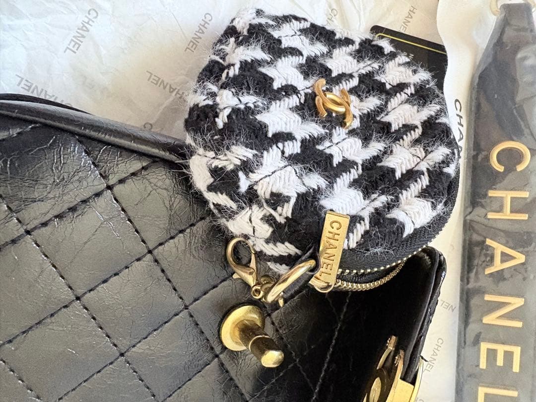 CHANELスマホショルダー+ケース