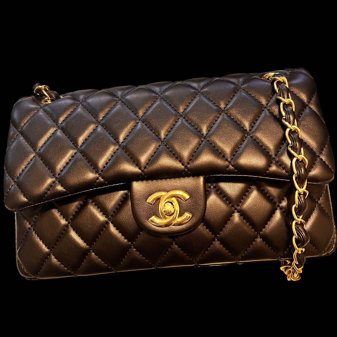 CHANEL ブラックレザー ショルダーバッグ　ゴールド