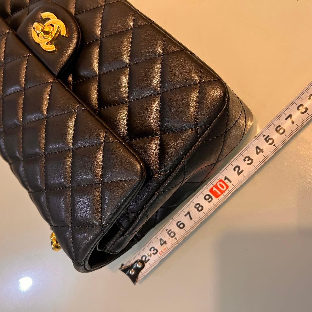 CHANEL ブラックレザー ショルダーバッグ　ゴールド