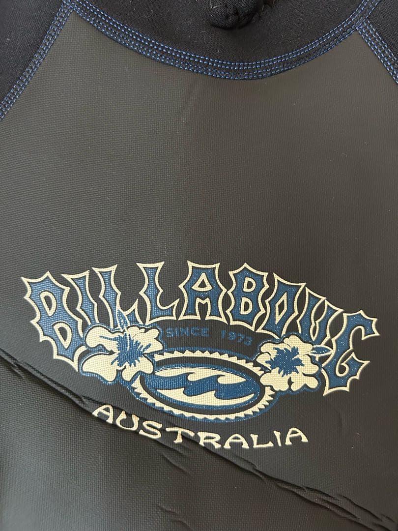 値下げ！Billabong レディースウェットスーツ 膝パッド付き　新品同様