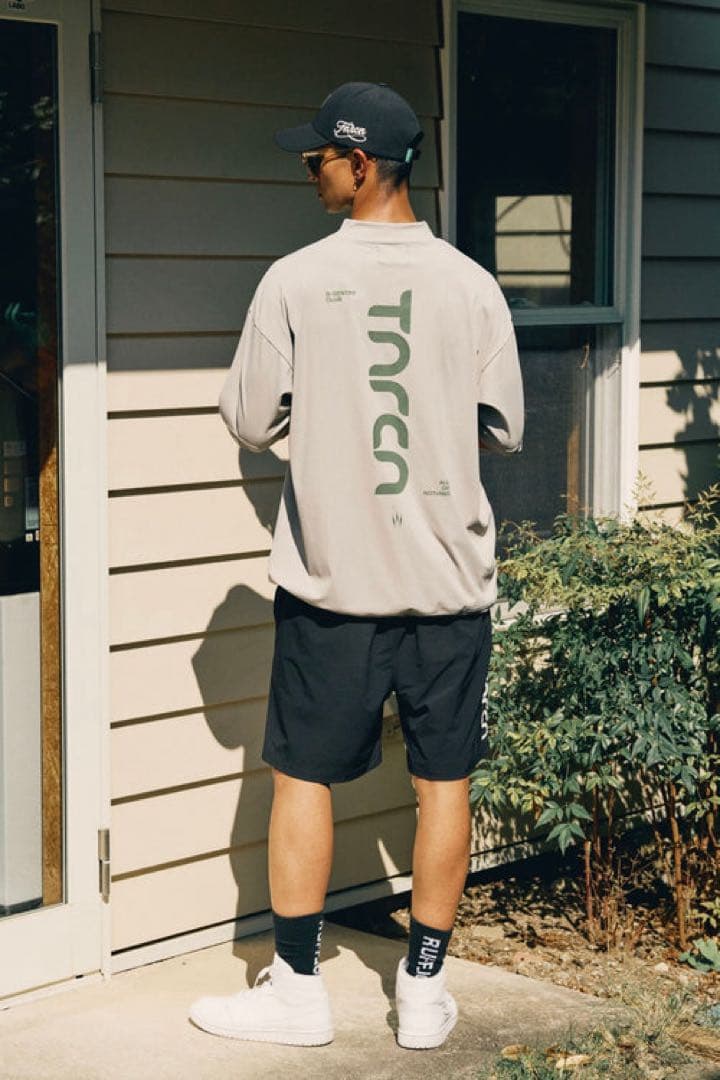 新作　RUFFLOG TNRCN HALF-ZIP TEE ラフロッグ　サイズM