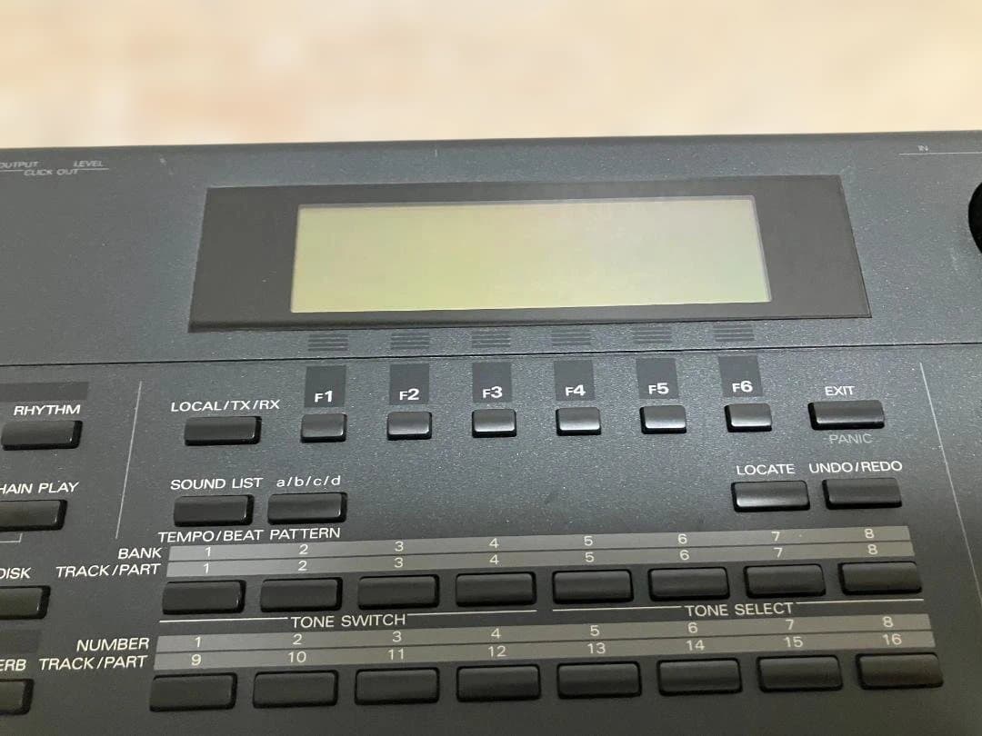 Roland XP-80 シンセサイザー 76鍵盤 動作品　ソフトケース付き