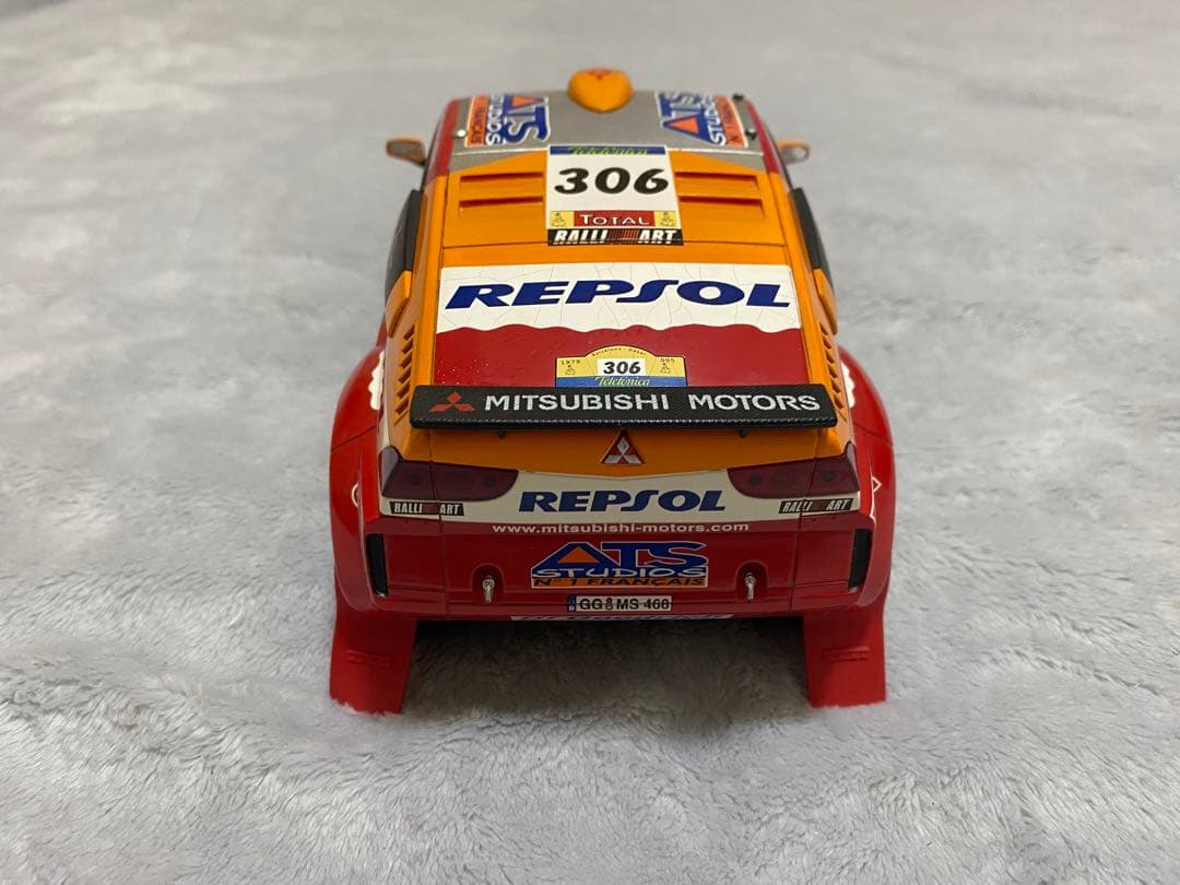 ミニカー MITSUBISHI MOTORS PAJERO EVOLUTION 1/18