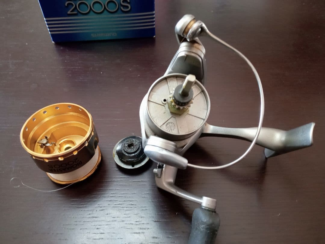 SHIMANO BIOMASTER 2000S スピニングリール(左ハンドル）