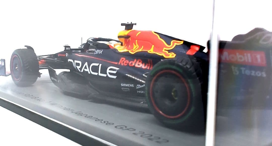 オラクル レッドブル レーシング RB18 スパーク 2022 日本GP仕様