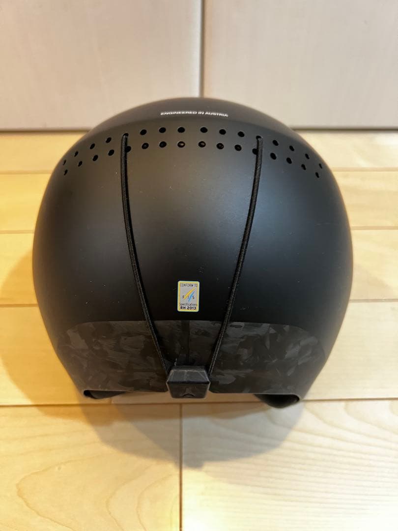 ATOMIC 2025-2026モデル　カーボンヘルメット