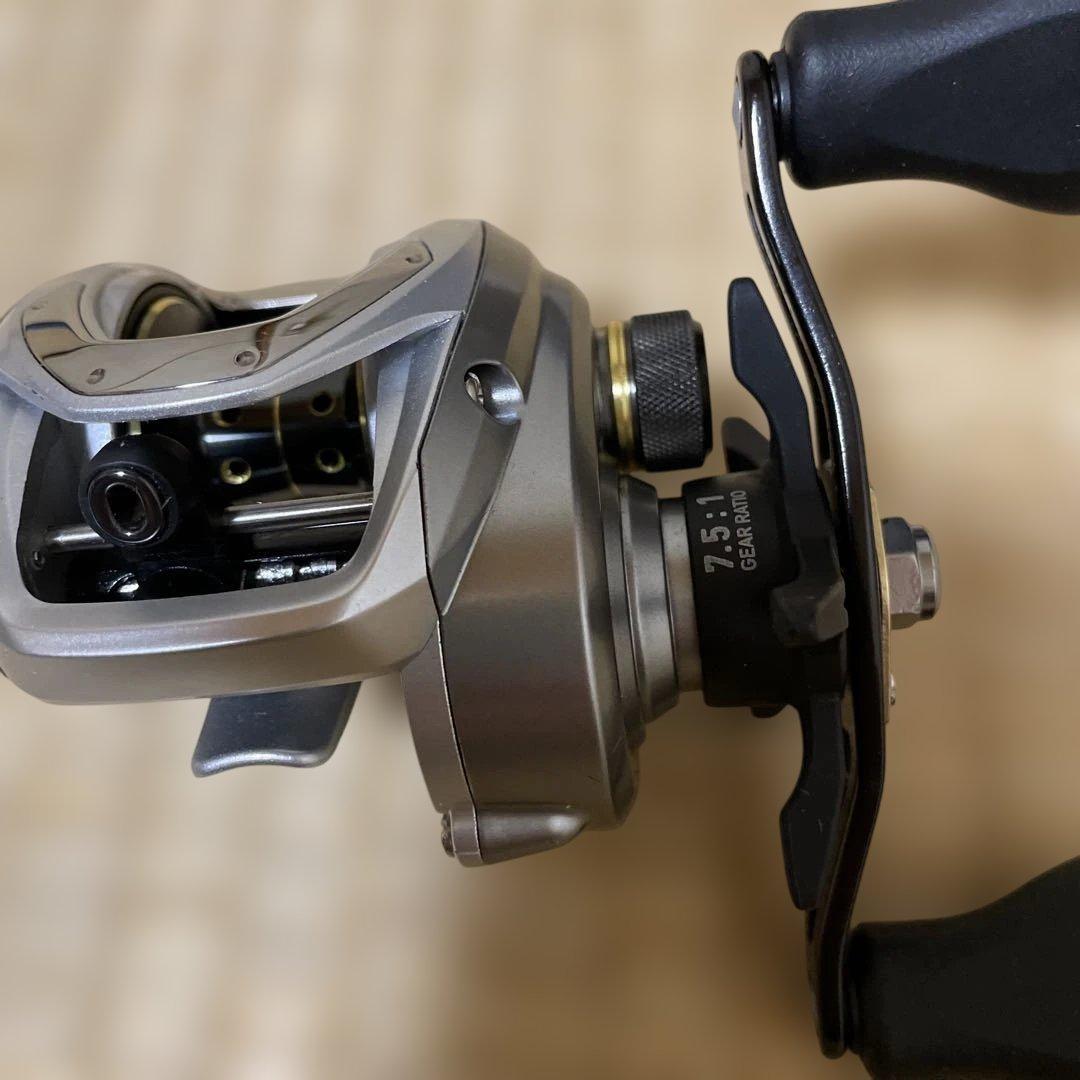 Daiwa BASS X100HL 左ハンドル
