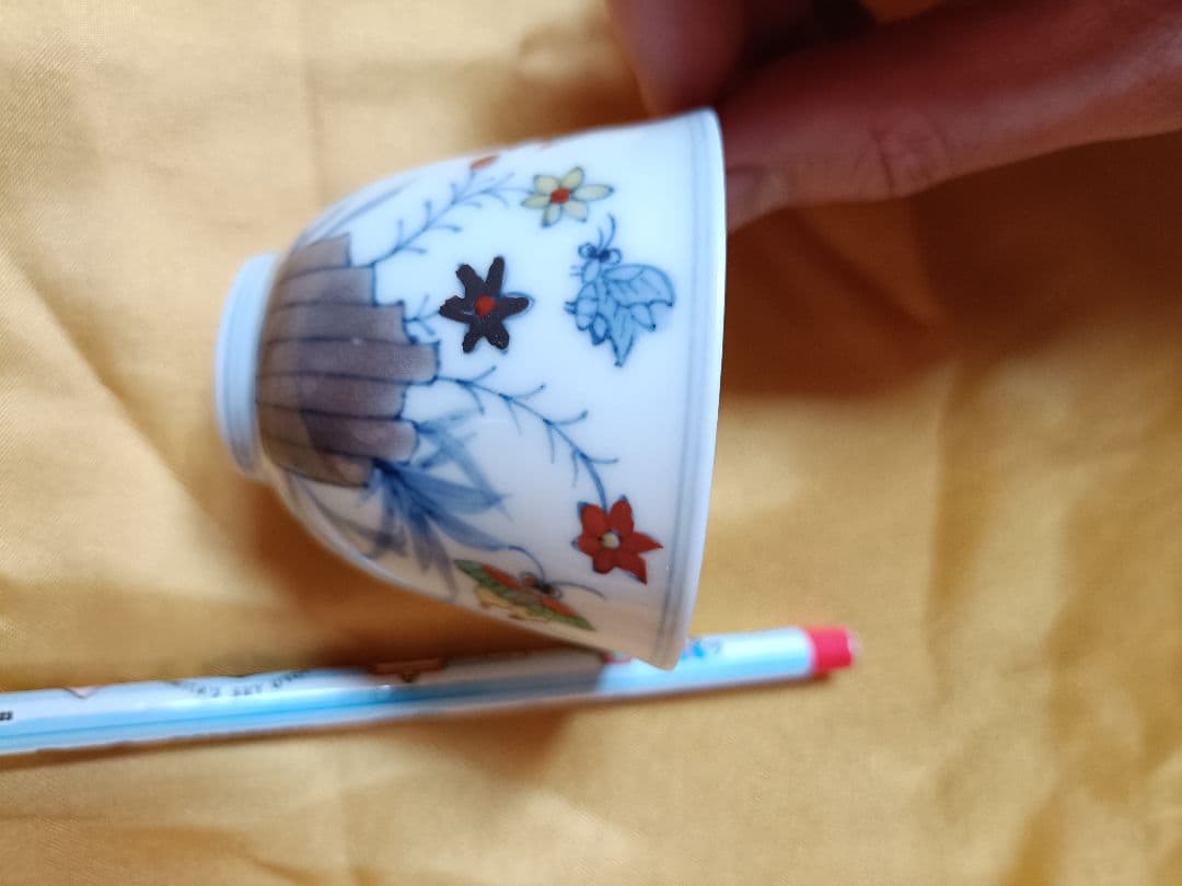 大明成化年成銘あり　色絵陶磁器