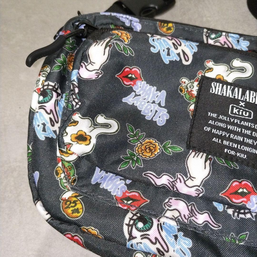 SHAKA LABBITS KiU コラボ ショルダー バッグ フロントポケット