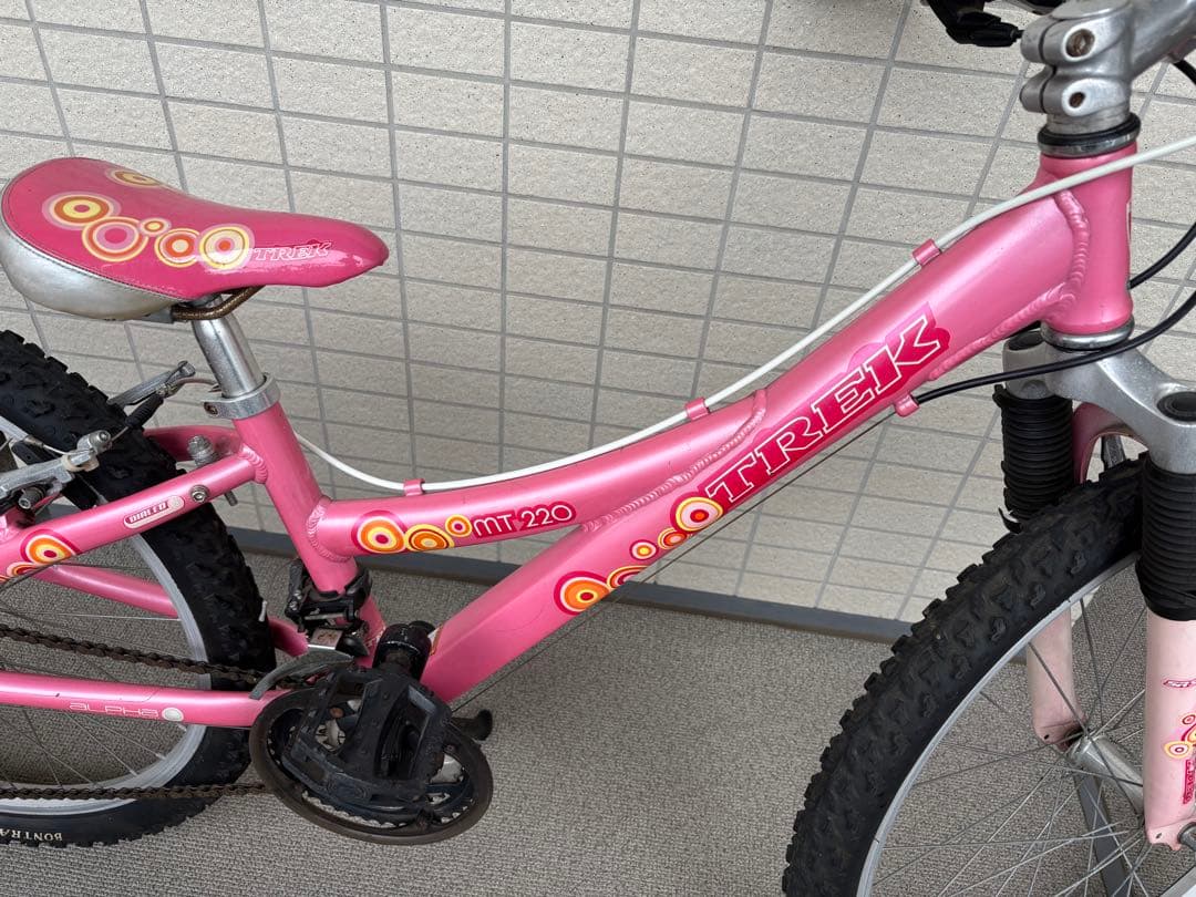 TREK mt220 マウンテンバイク ピンク　荒川区引き取り