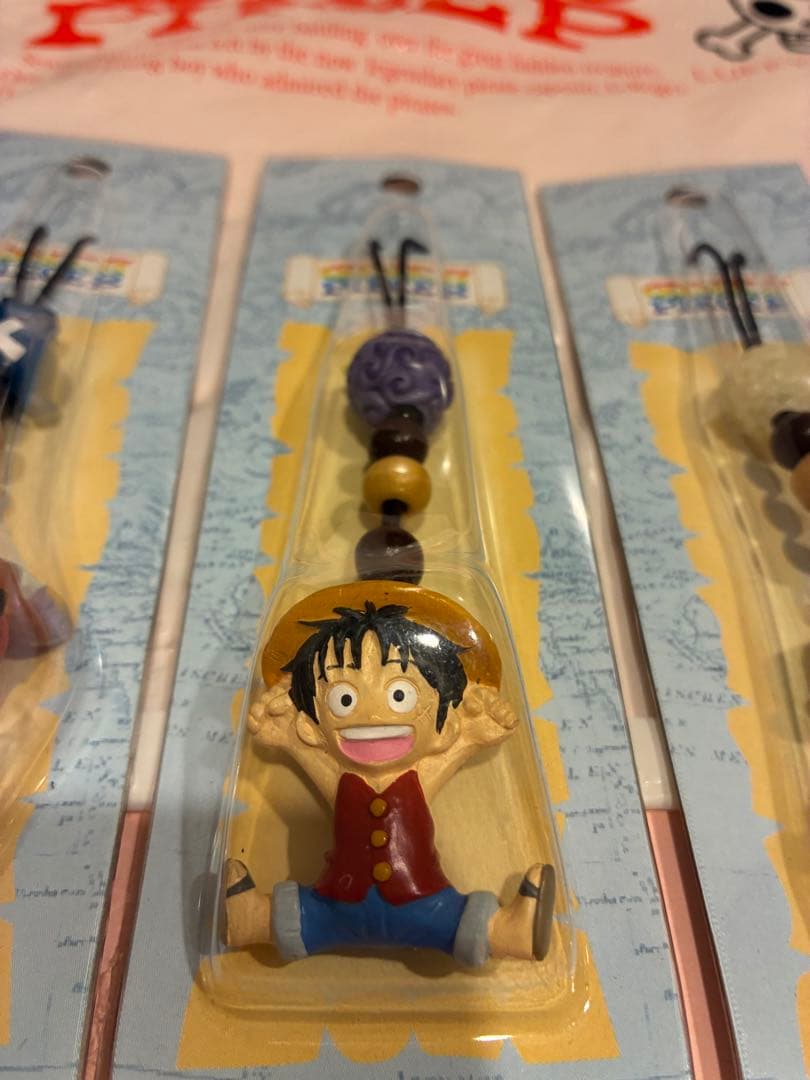 ワンピース　ウッドビーズホルダー　ルフィ　ゾロ　チョッパー　3種