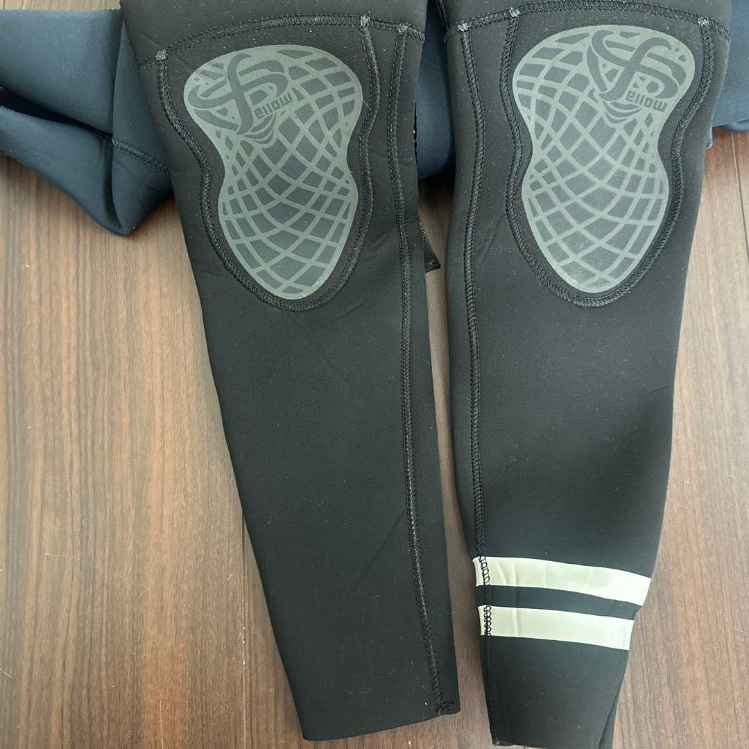 美品　FELLOW ウェットスーツ　150