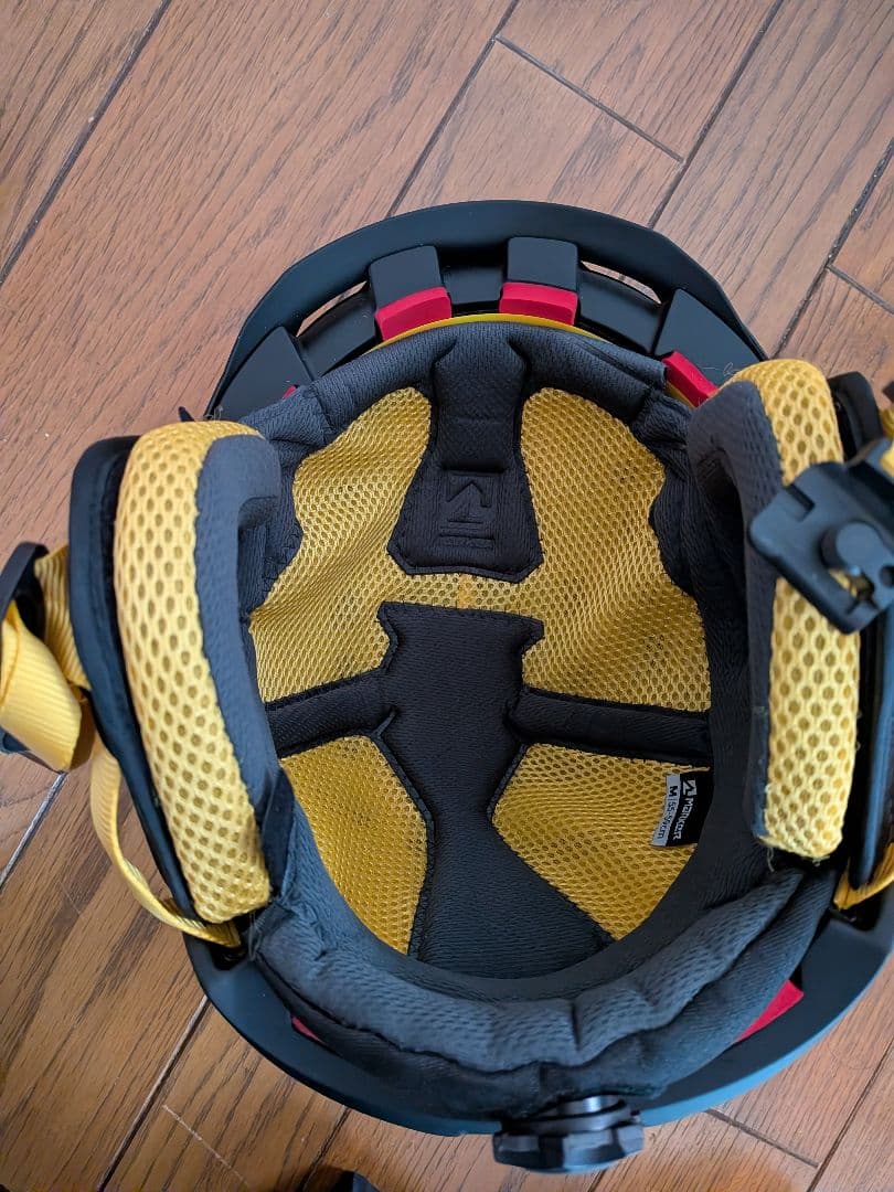 新品　MARKER PHOENIX 2 スキー　スノーボード　ヘルメット 黒/黄