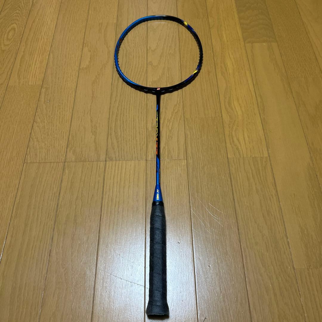 ヨネックス　バドミントンラケット　アストロクス77