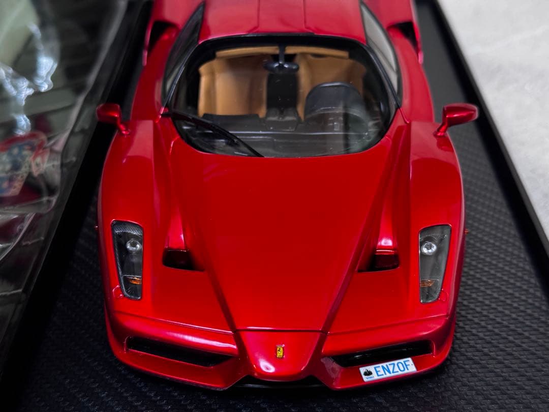 ミニカー Ferrari Enzo F Formula 1 Red 2008 1/18