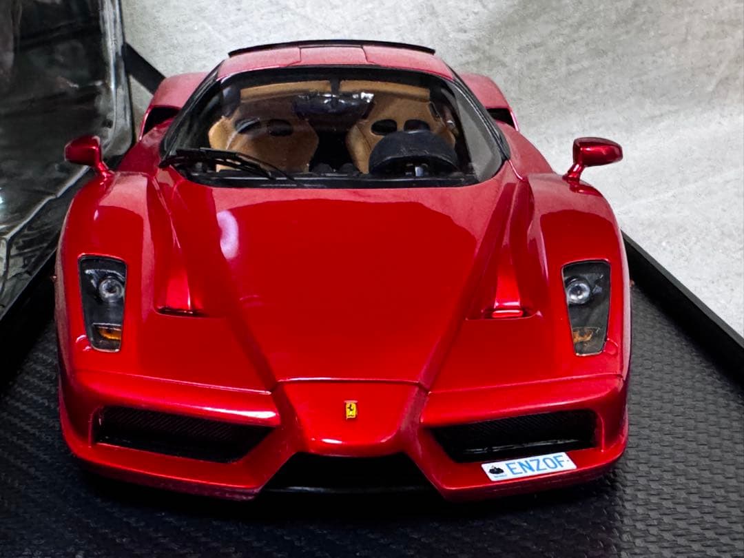 ミニカー Ferrari Enzo F Formula 1 Red 2008 1/18