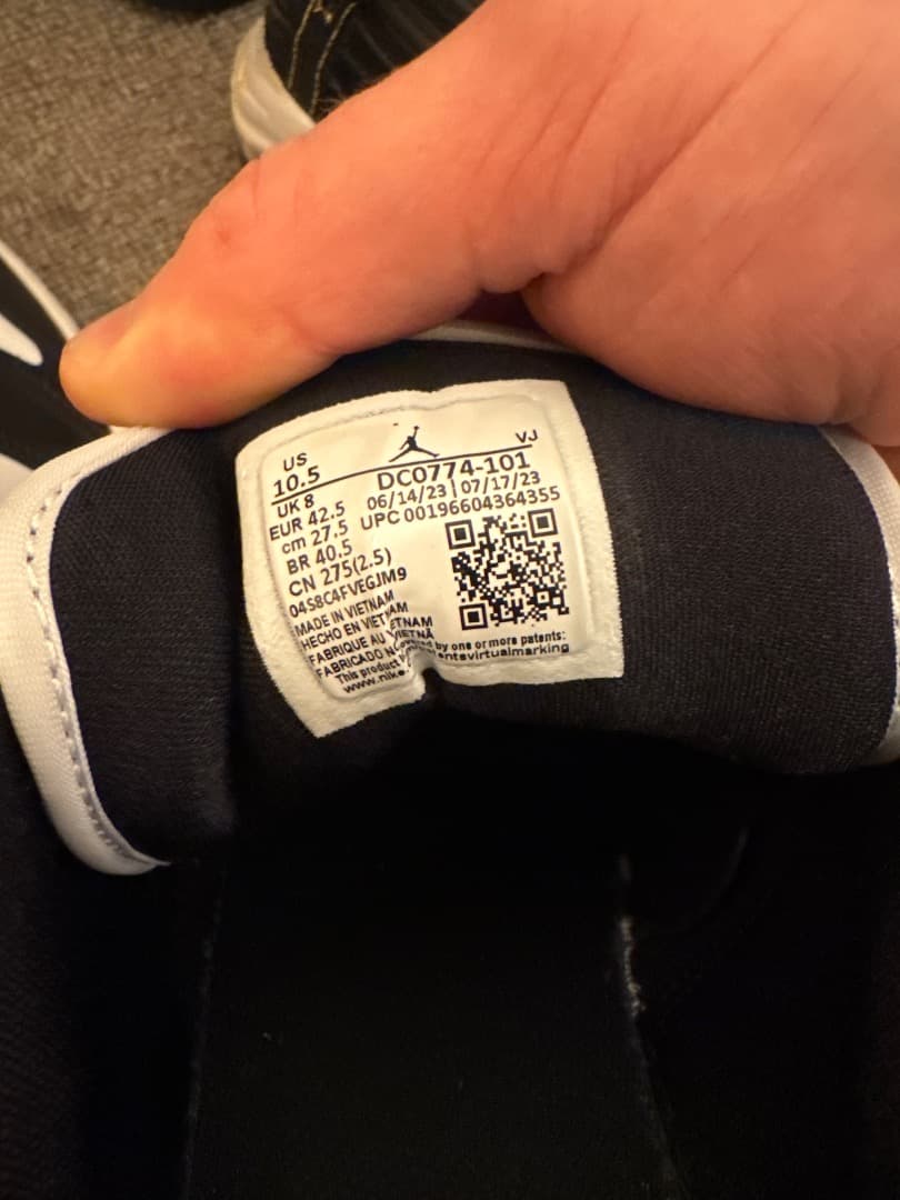 Women’s Nike Air Jordan 1 Low ブラック/ホワイト
