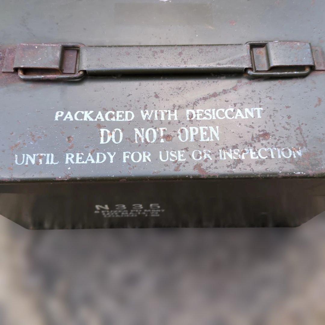 米軍放出品　N335装薬・M557信管　保管輸送弾薬箱　ベトナム戦争使用品
