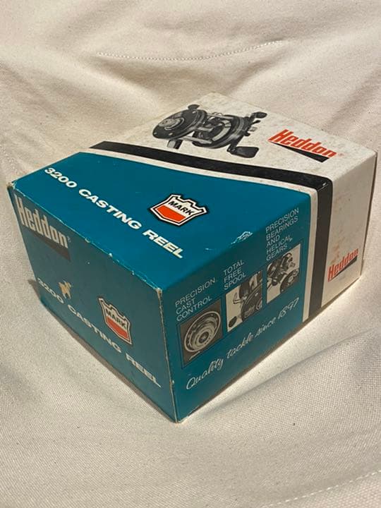 ☆奇跡の箱入り完全新品☆ ヘドンマークⅣ 3200リール