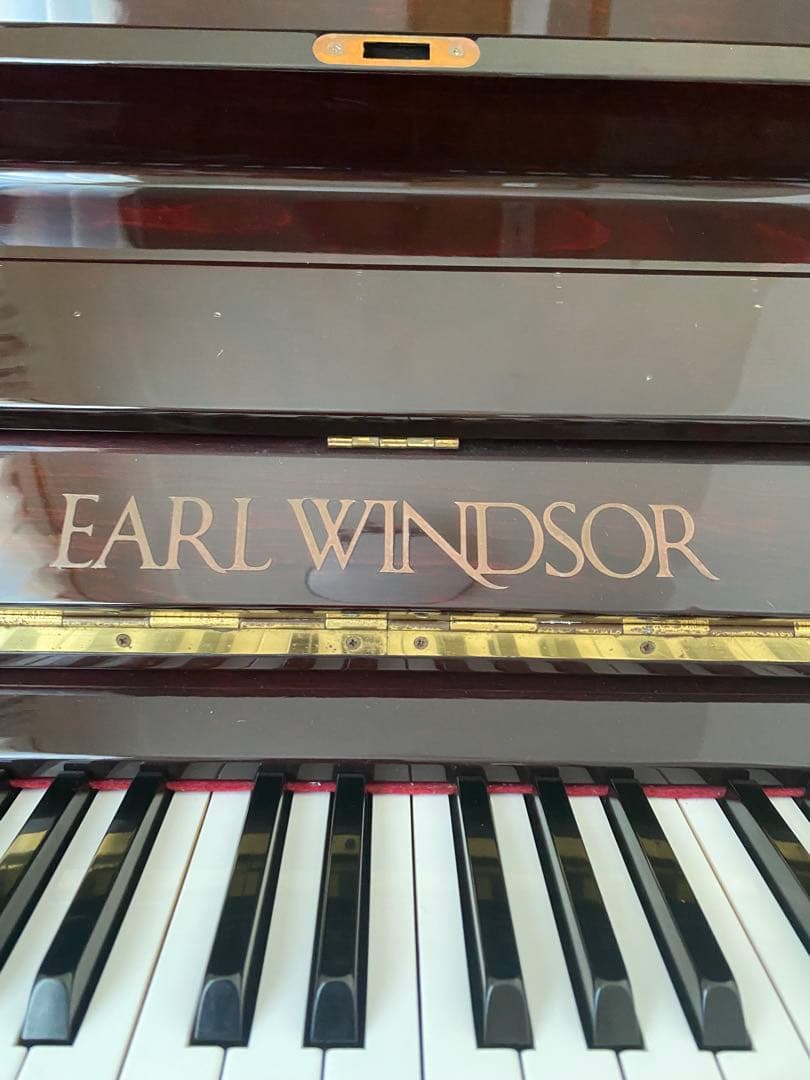 アールウィンザー アップライトピアノ　椅子付き　送料別　EARL WINDSOR