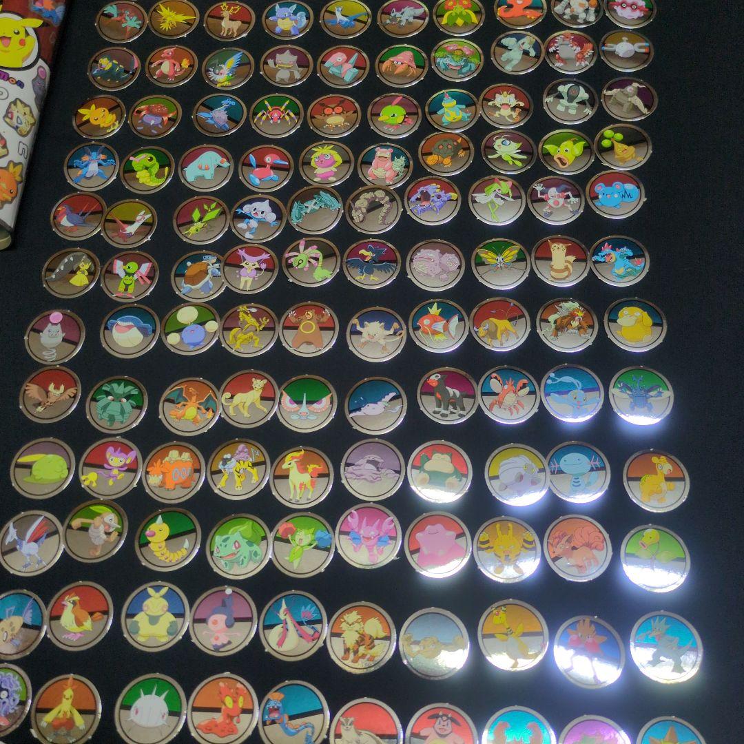 ☆週末限定☆ポケモン ぎんピカ メダル 小学館　幼稚園 付録　収納缶付き249枚