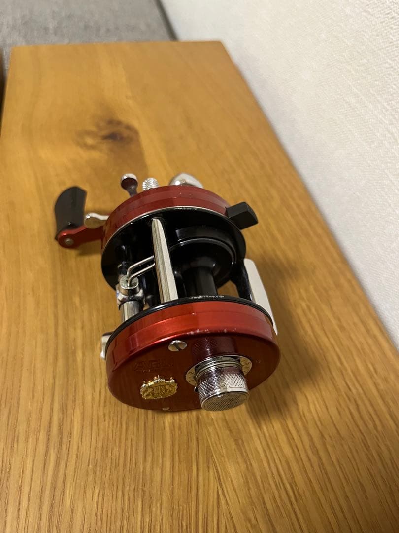 ABU アンバサダーAmbassadeur 2500CI 赤レッド　アブガルシア