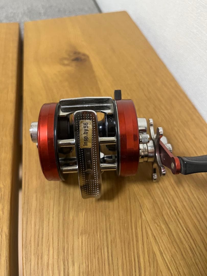 ABU アンバサダーAmbassadeur 2500CI 赤レッド　アブガルシア