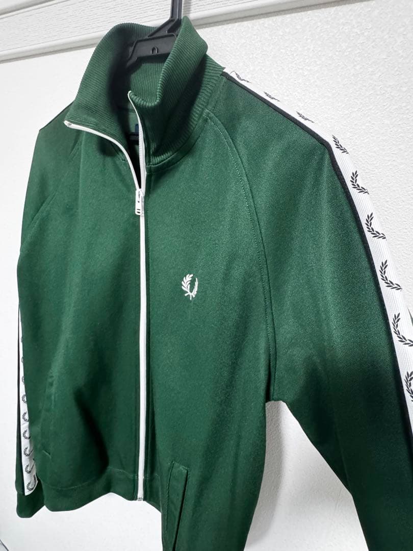 Fred Perry トラックジャケット