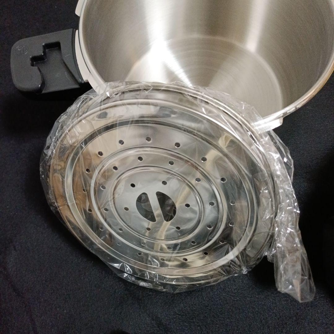 新品　ステンレス圧力鍋 　4.5L　22cm圧力解放バルブ付き