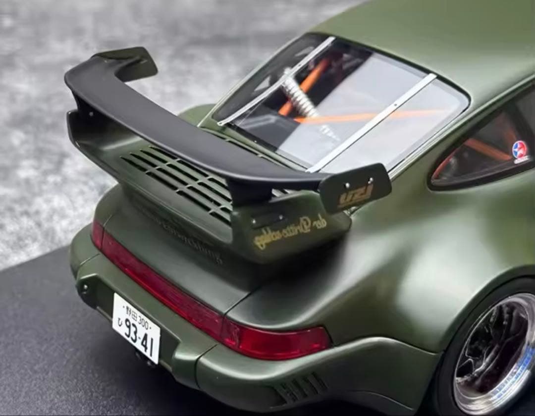 ポルシェ 911 (964) RAUH-Welt 1/18スケールモデルミニカー