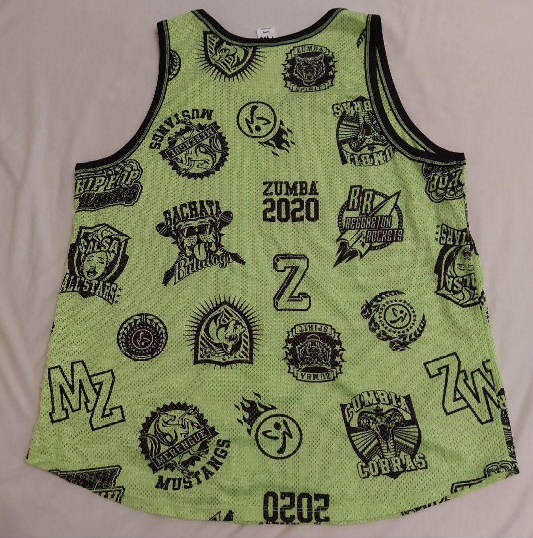 on出品　ZUMBA タンクトップ M/L 　中古