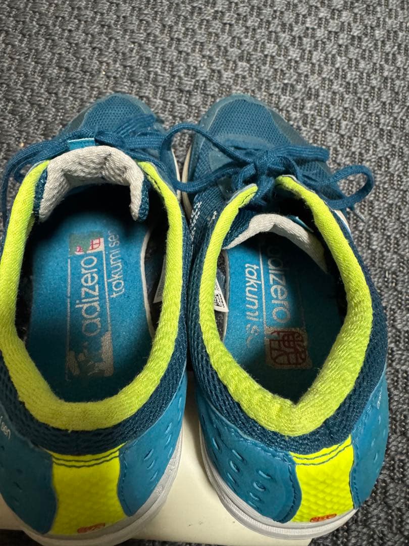 adizero takumi sen スパイクシューズ 青/緑