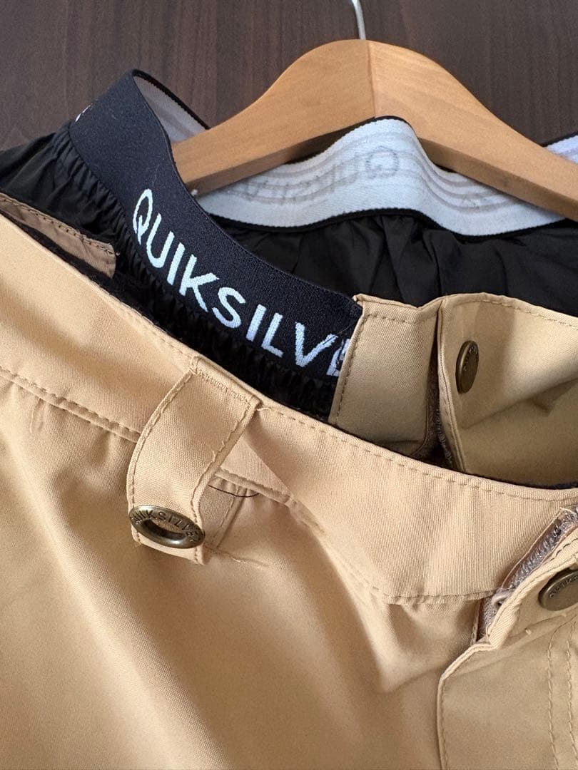 美品QUIKSILVERクイックシルバー　スノーボードウェア上下セット M