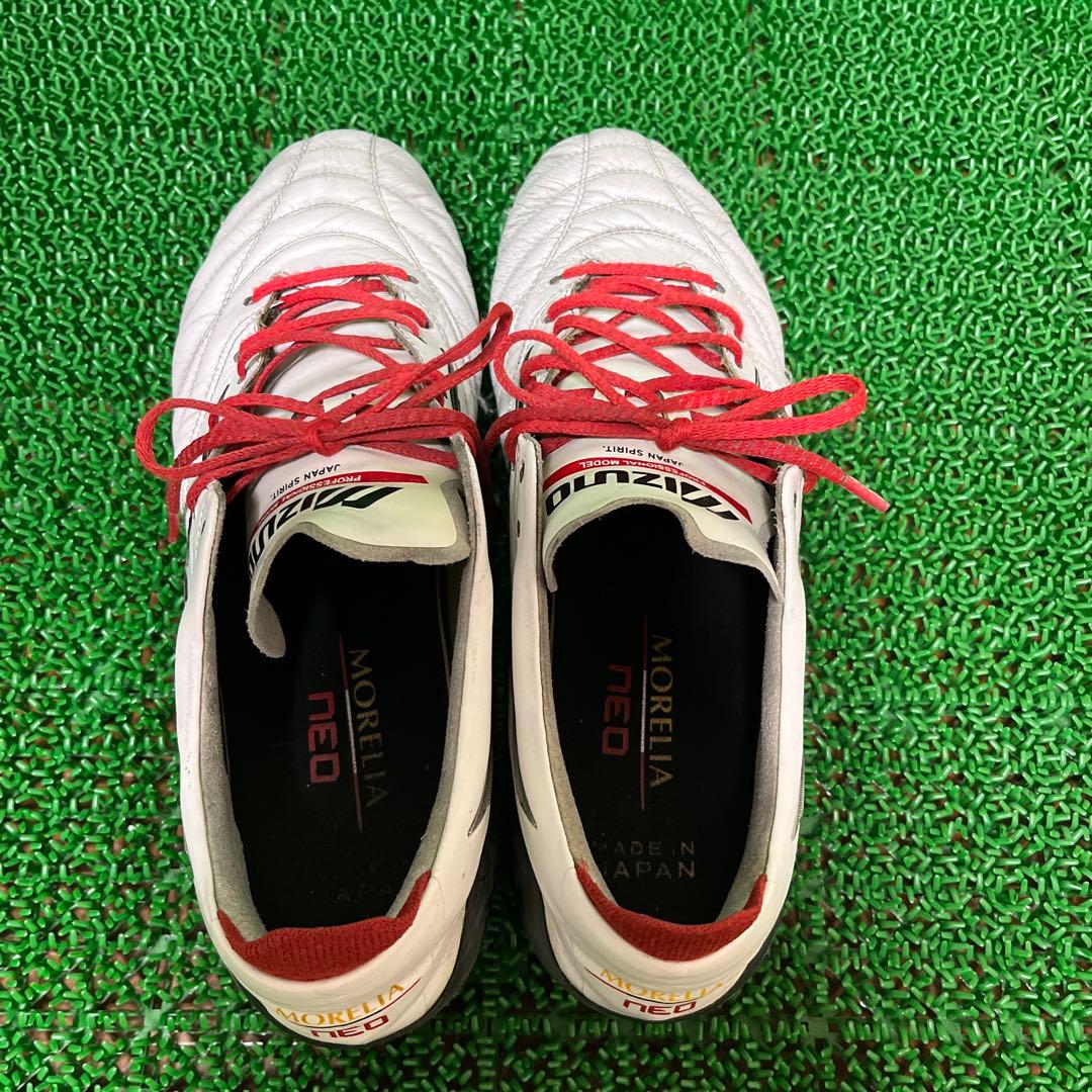 ミズノ サッカースパイク モレリア NEO 4 JAPAN(ホワイト×ブラック)