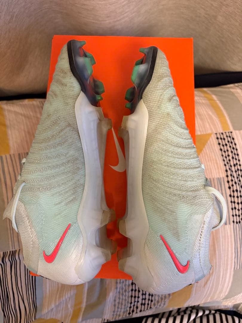 3月4日まで7500円にします。Nike ファントムGX2 FG 26.5