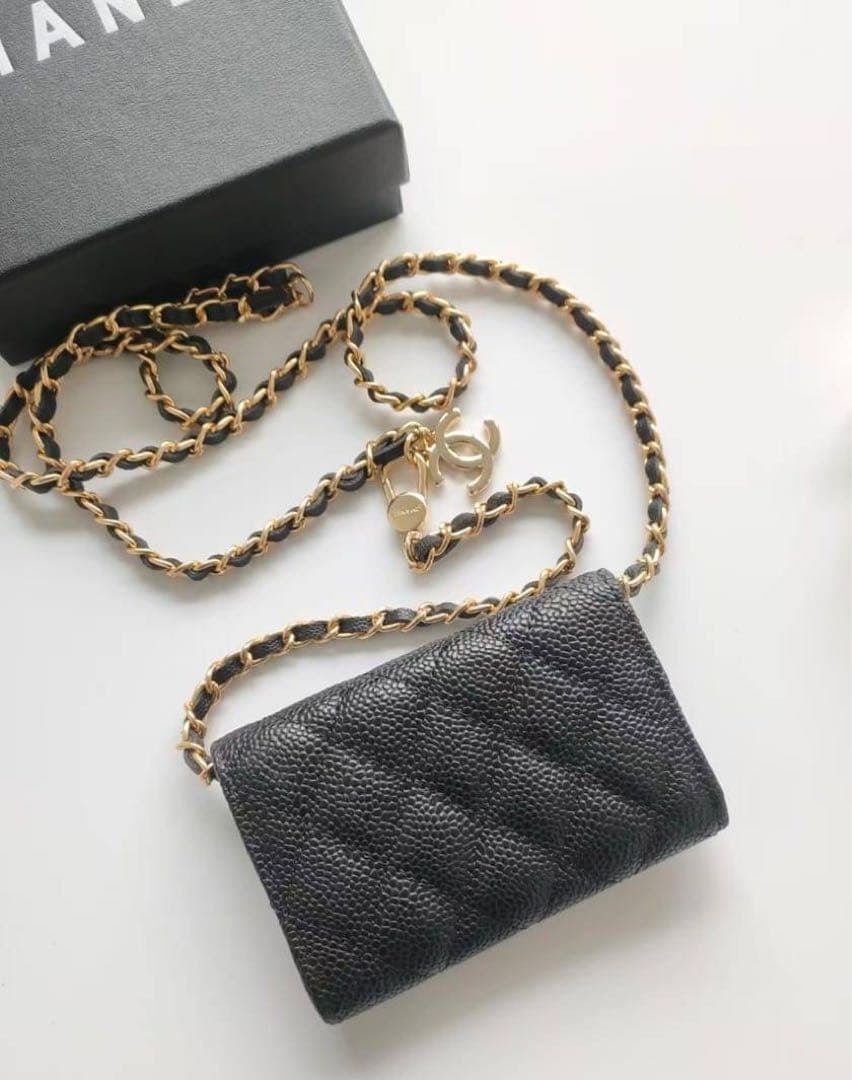 CHANELノベルティ チャーム付きチェーン 財布