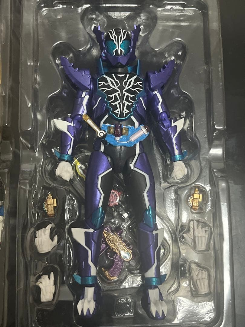 S.H Figuarts 仮面ライダービルド クローズ グリス ローグ セット
