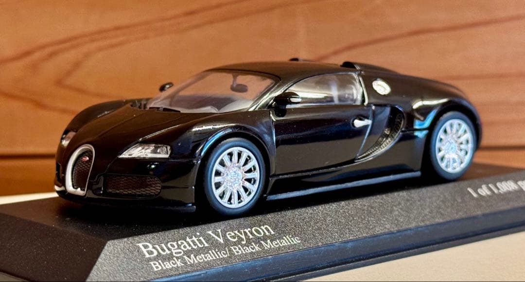 ブガッティ ヴェイロン　ミニチャンプス 1/43