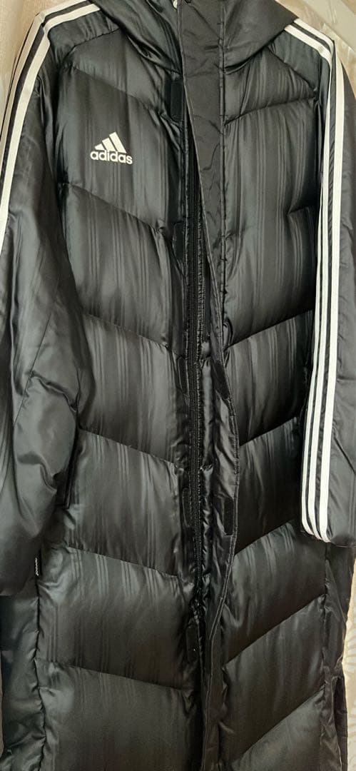 adidas ブラック メンズダウンコート フード付き