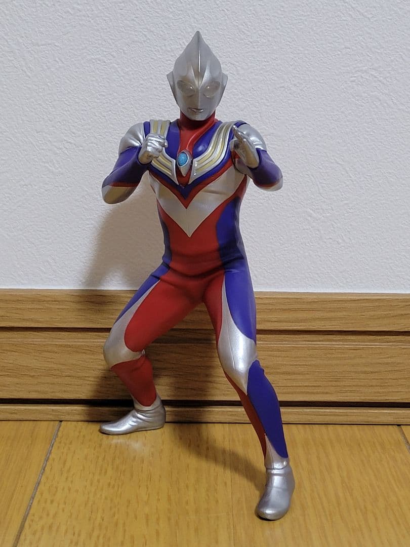 ウルトラマンティガ 光を継ぐもの フィギュア3個セット