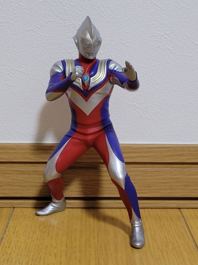 ウルトラマンティガ 光を継ぐもの フィギュア3個セット