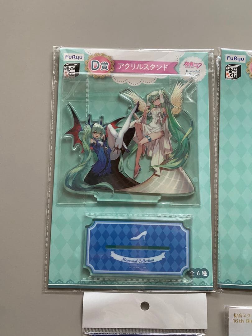 初音ミク 鏡音リン アクリルスタンドセット 7点　缶バッジ付き