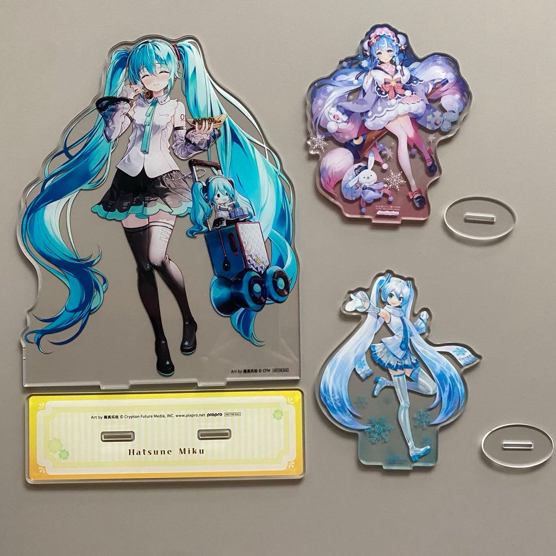 初音ミク 鏡音リン アクリルスタンドセット 7点　缶バッジ付き