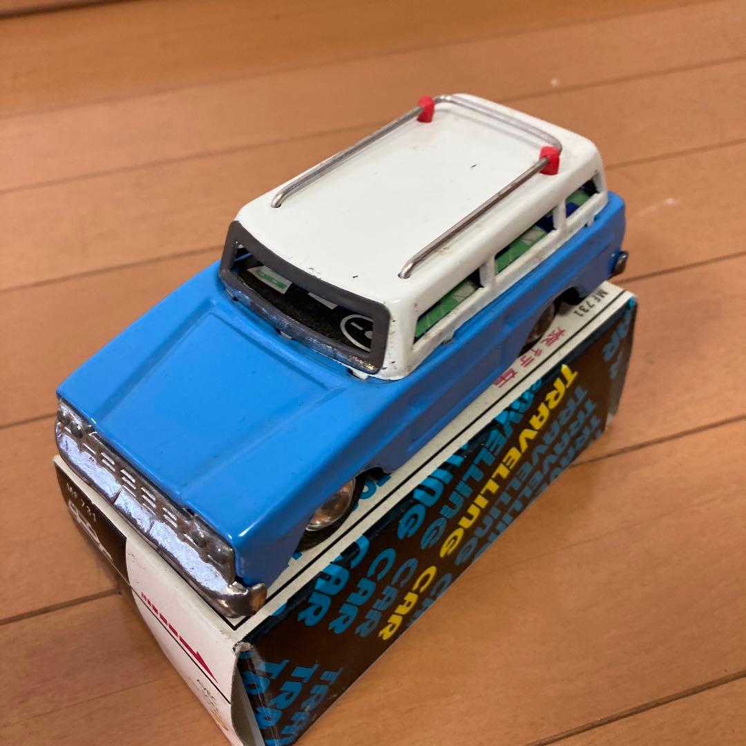 ブリキの車