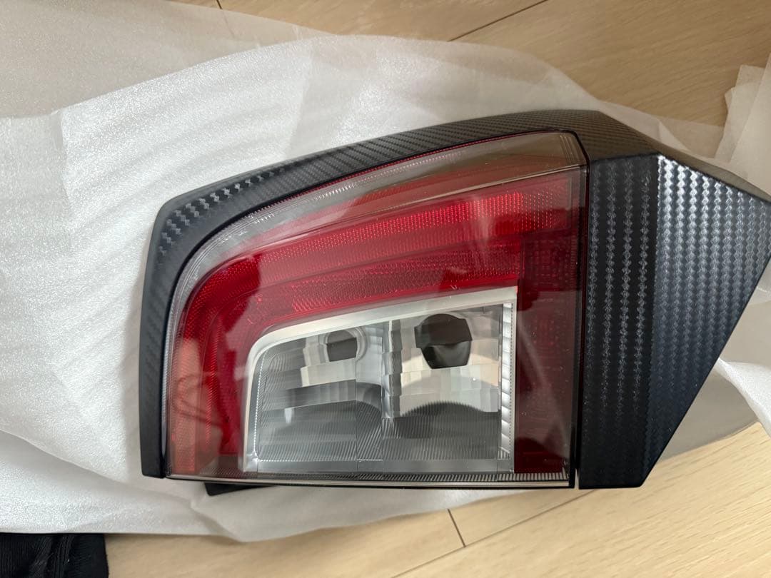 新品未使用ミライースDaihatsu テールライト 81561-B2410 左側
