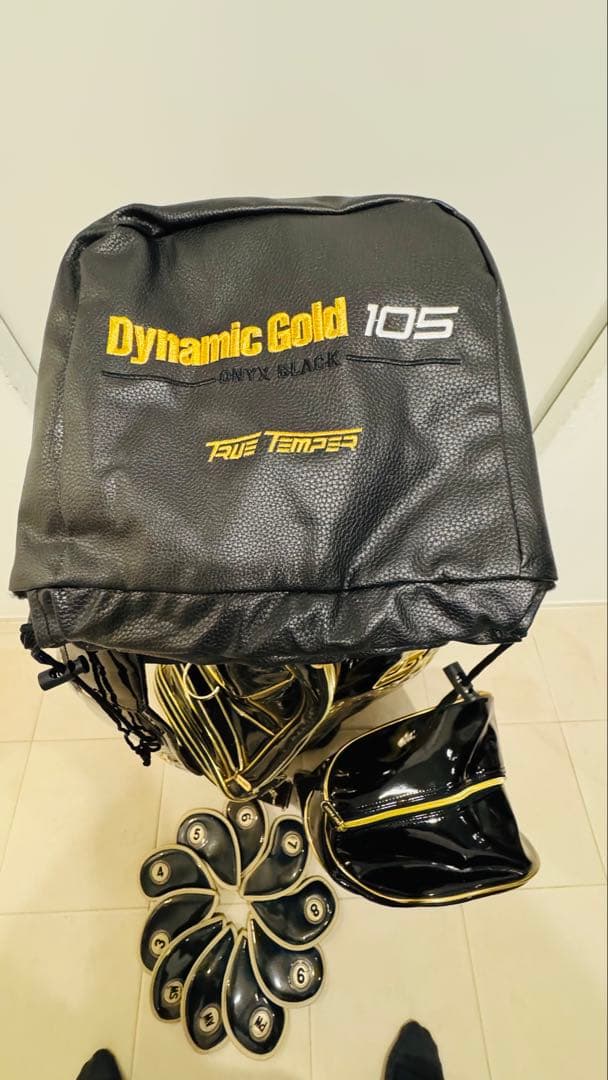 DynamicGoldツアーイシュー キャディバッグ に2種類のヘッドカバー付❗️