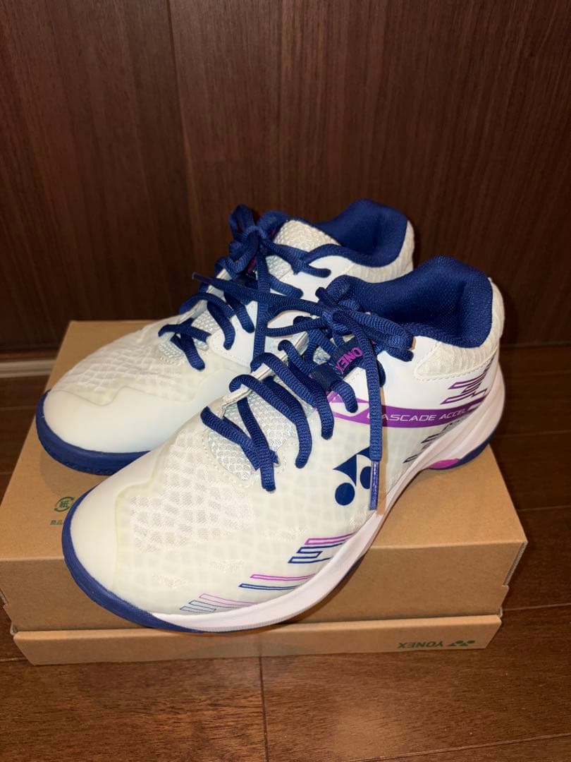 YONEX バドミントンシューズ　パワークッションカスケードアクセルミッド