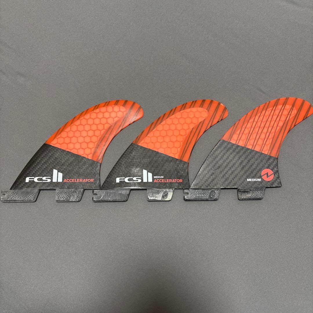 FCS2 トライフィンセット ACCELERATOR M サイズ カーボン 美品