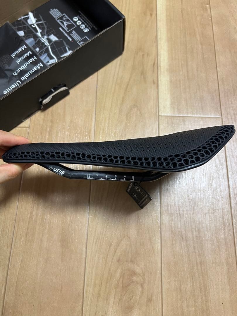 3D プリント フルカーボンサドル 新品