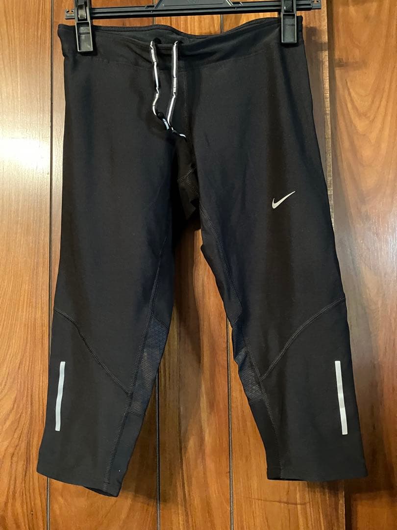 ナイキ　新品未使用　レギンス　ヨガ　黒　日本セット　海外購入